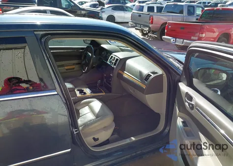 2008 Chrysler 300 Limited из США, поврежденный, VIN 2C3KA33G68H139481